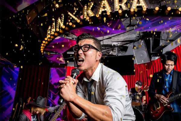 10-faktov-o-karaoke-v-azii